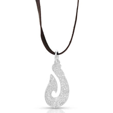 Load image into Gallery viewer, Montana Silversmiths Antiqued Silver End Of The Line Necklace NC4347