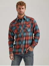 Load image into Gallery viewer, Wrangler Retro Flannel Plaid Snap 112337458