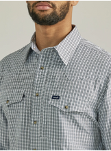 Load image into Gallery viewer, Wrangler Western Performance Blk Pld Snap 112333316