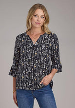 Load image into Gallery viewer, Roper Womens L/S  Black Vintage Floral Print Rayon 0305005903051