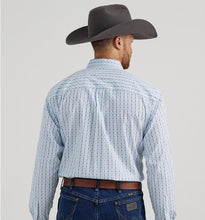 Load image into Gallery viewer, Wrangler George Strait LS Blue Prt 112346531