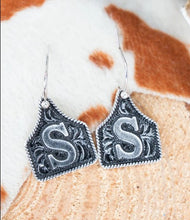 Load image into Gallery viewer, Tipi Cattle Tag Initial Silvertone Earrings
