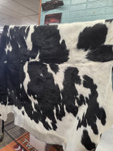 Load image into Gallery viewer, WESTERN LINEN 6-8 FOOT COWHIDE