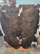 Load image into Gallery viewer, WESTERN LINEN 6-8 FOOT COWHIDE