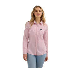Load image into Gallery viewer, Wrangler Women&#39;s All Occasion Western Snap Shirt 112364271