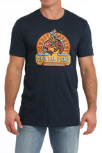 Load image into Gallery viewer, Cinch Men&#39;s Cinch Bar &amp; Grill S/S Tee Navy MTT1690651