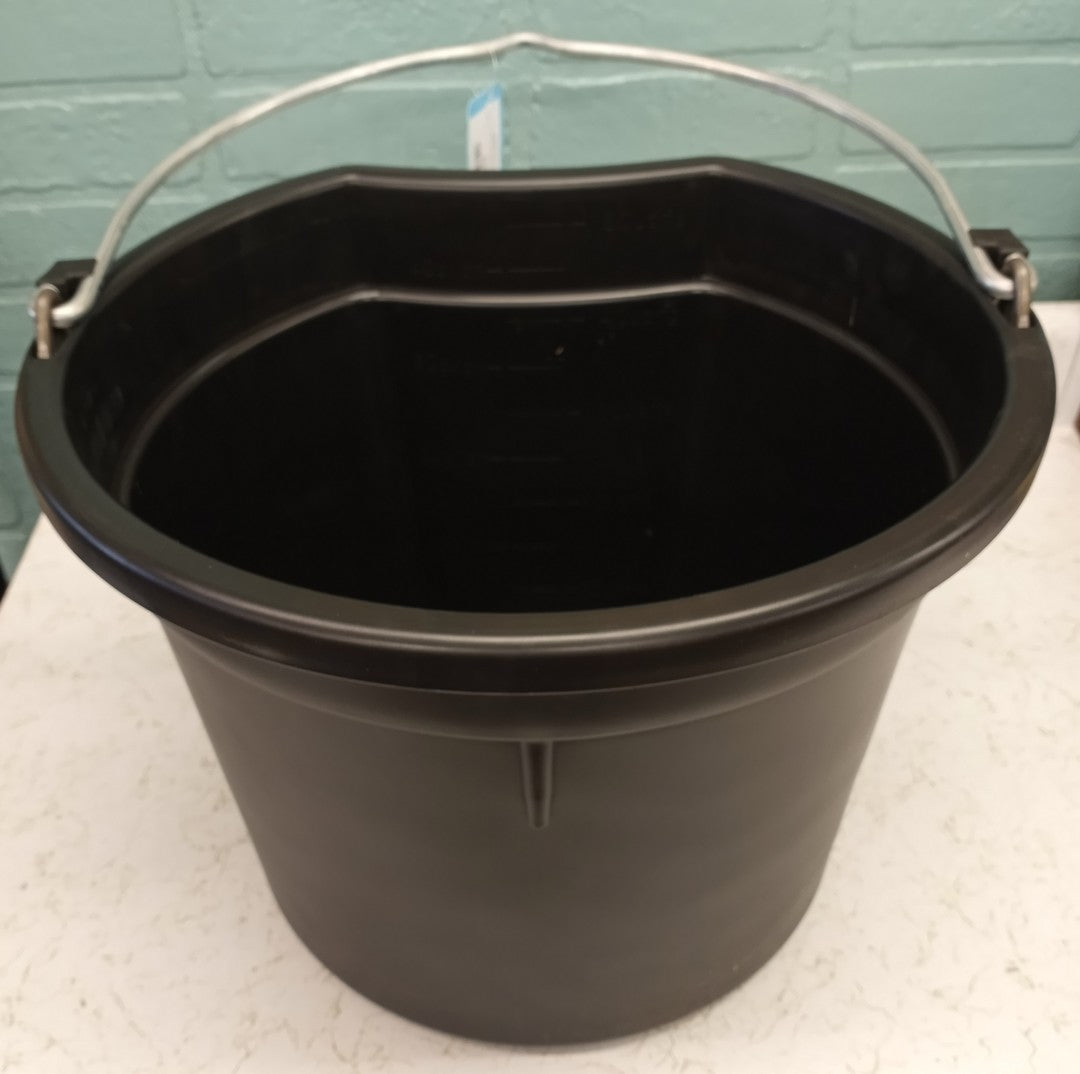 K&D Equestrian 20 Qt Flat Back Buckets