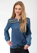 Load image into Gallery viewer, Roper 03-050-0592-0171 Denim Top