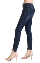 Load image into Gallery viewer, Grace Dk. Skinny Uneven Hem Frayed JNW9304
