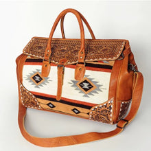 Load image into Gallery viewer, American Darling Saddle Blnkt Duffle W/tooled Lthr Flap ADBG516I